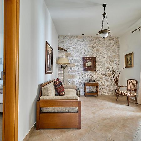 Ekavi Apartment Kíssamos Екстериор снимка